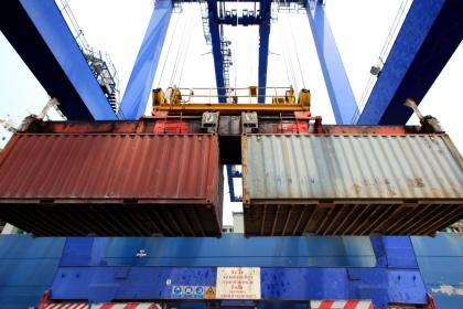 Global trade continues nosedive, UNCTAD forecasts 20% drop in 2020
