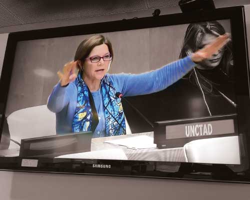 Chantal Line Carpentier (right), Chief of the UNCTAD New York Office