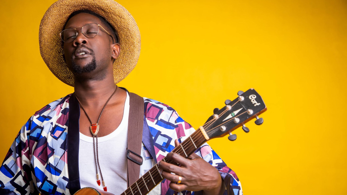  Kenyan musician Tetu Shani