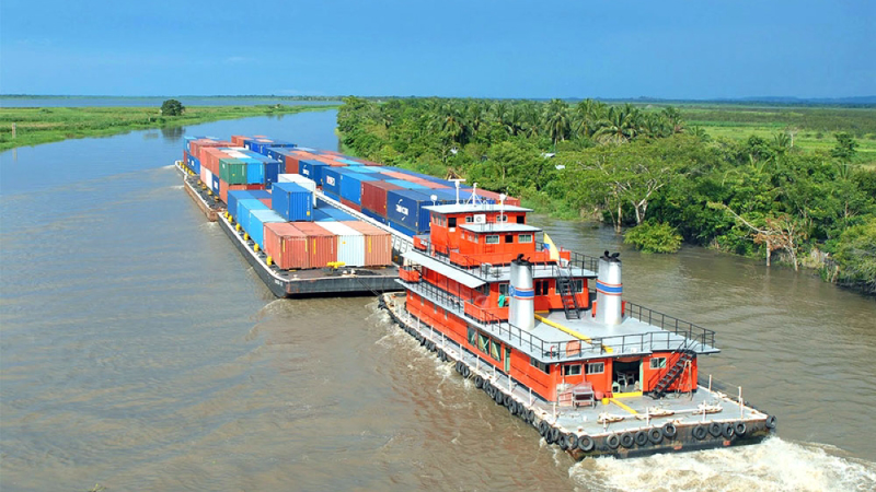 Boat transports cargo on the Paraguay Paraná waterway