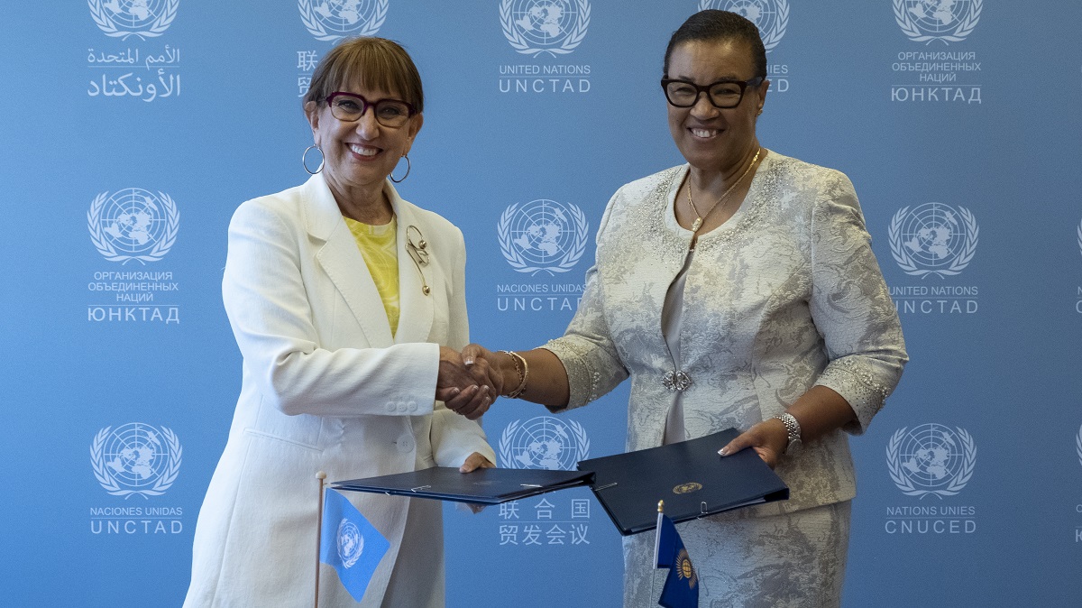 UNCTAD Secretary-General Rebeca Grynspan and her Commonwealth Secretariat counterpart Patricia Scotland signed a memorandum of understanding (MoU) on 31 August