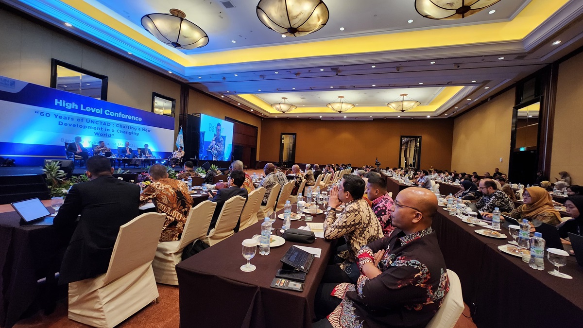 Deputy Secretary-General Pedro Manuel Moreno speaks at an event held on 14 May in Jakarta, Indonesia.