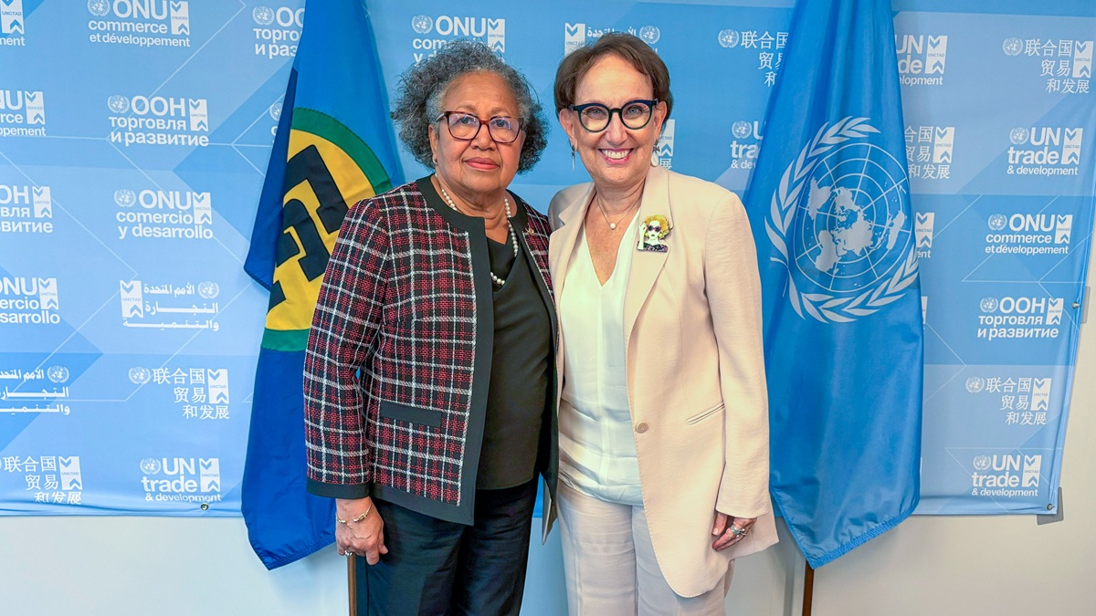Secretaries-General Rebeca Grynspan (right) and Carla Barnett (left) met in New York during the high-level week of the 80th session of the UN General Assembly.