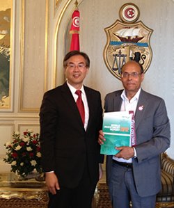 Tunisian President H.E. Dr. Moncef Marzouki and Mr James Zhan, Director-UNCTAD