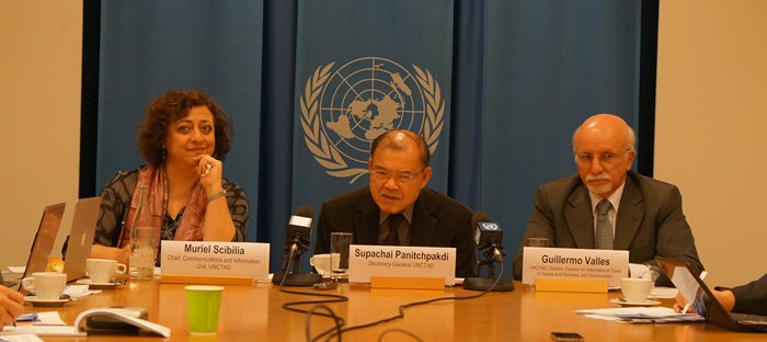 breakfast meeting with journalists on 17 April 2013