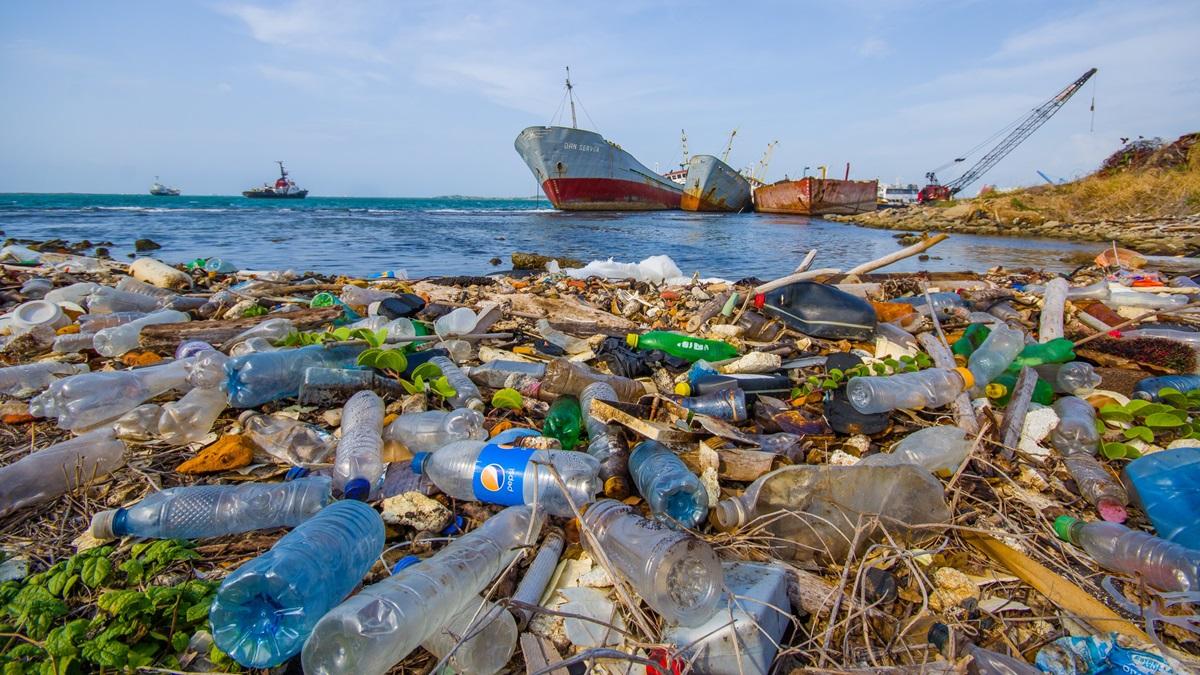 Cover image for Ending plastic pollution: Why trade matters