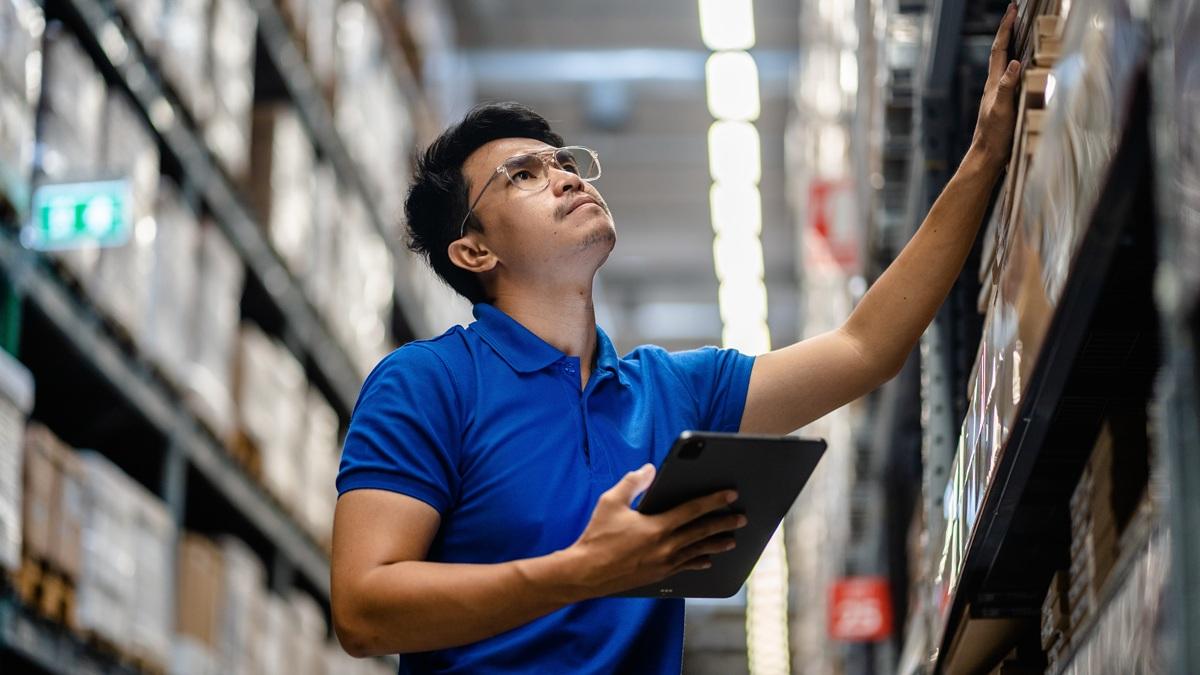 E-commerce logistics management.