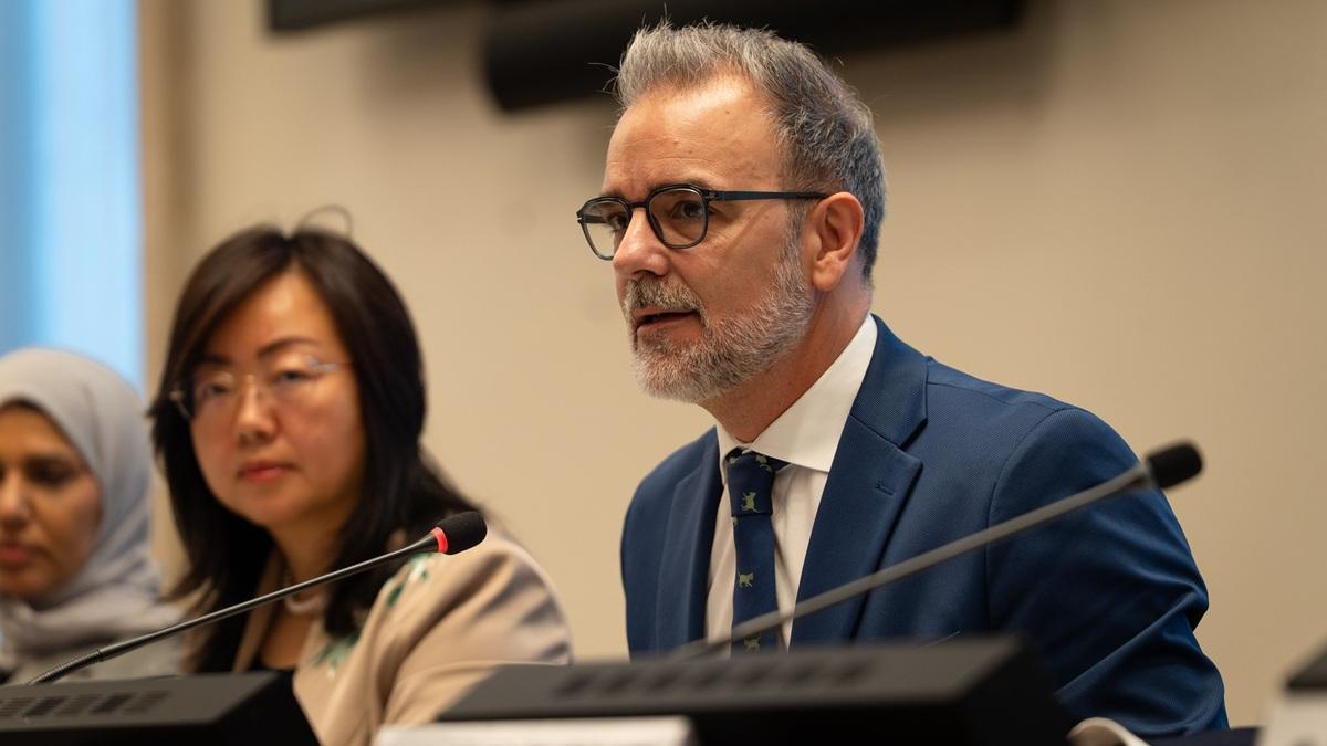 Acting Secretary-General Moreno (pictured right) opens the 16th Investment, Enterprise and Development Commission on 31 August in Geneva. 