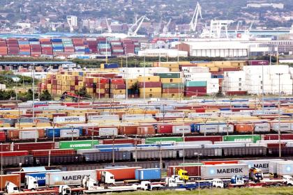 Un nouvel ensemble de données mondiales révèle les coûts cachés du commerce et du transport internationaux
