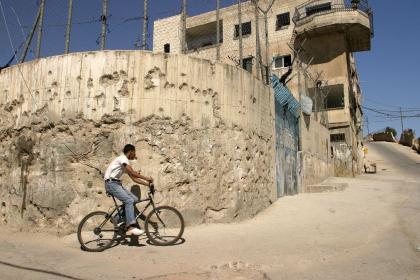 Economic crisis worsens in occupied Palestinian territory amid ongoing Gaza conflict