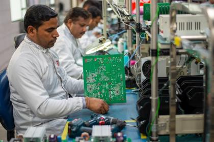 Foreign investments: Diverging trends amid global challenges