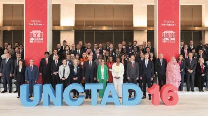 A group photo of high-level speakers at UNCTAD16